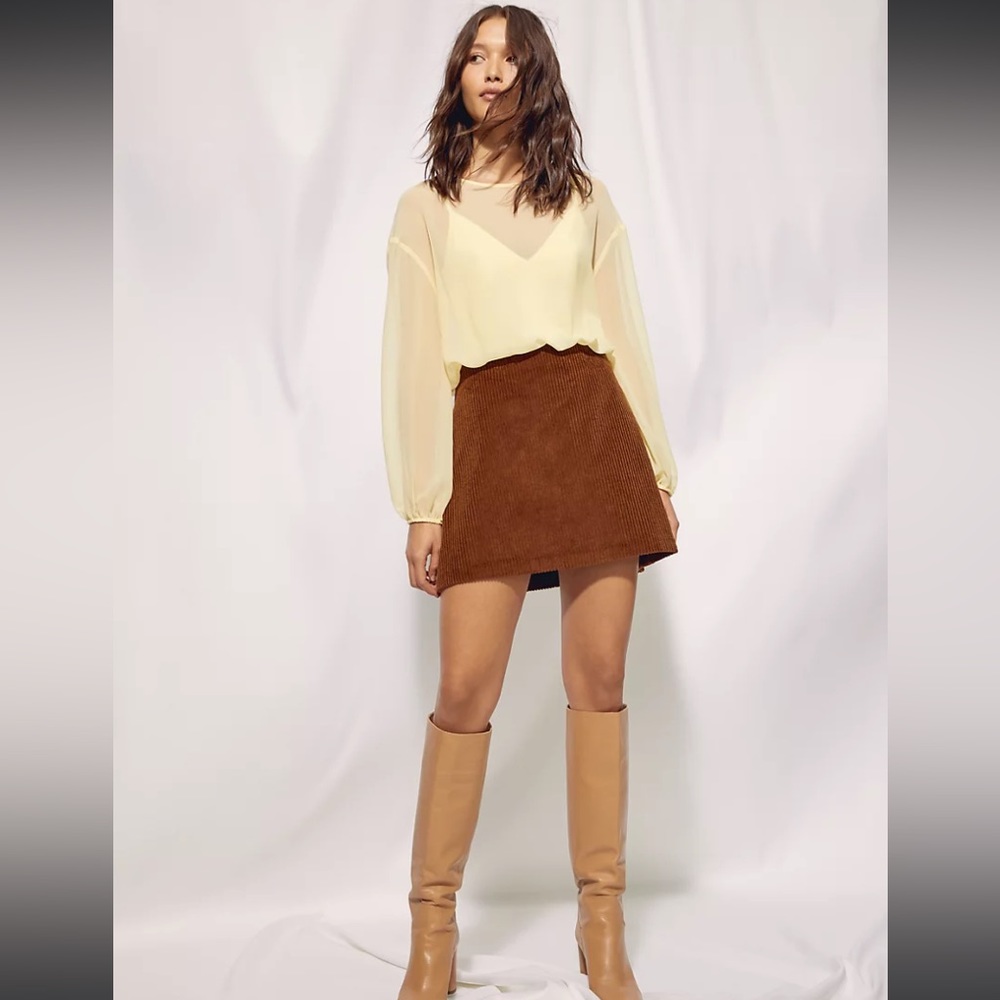 Aritzia Wilfred Cream Chiffon Long Sleeve Thong Bottom Talmont Bodysuit Size S